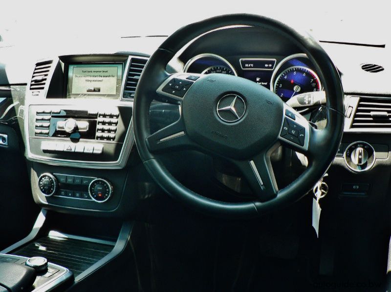 2015 Mercedes-Benz ML500 pictures