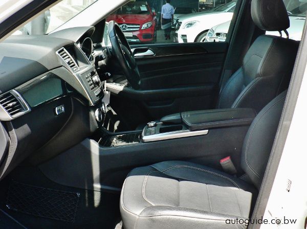 2015 Mercedes-Benz ML500 pictures