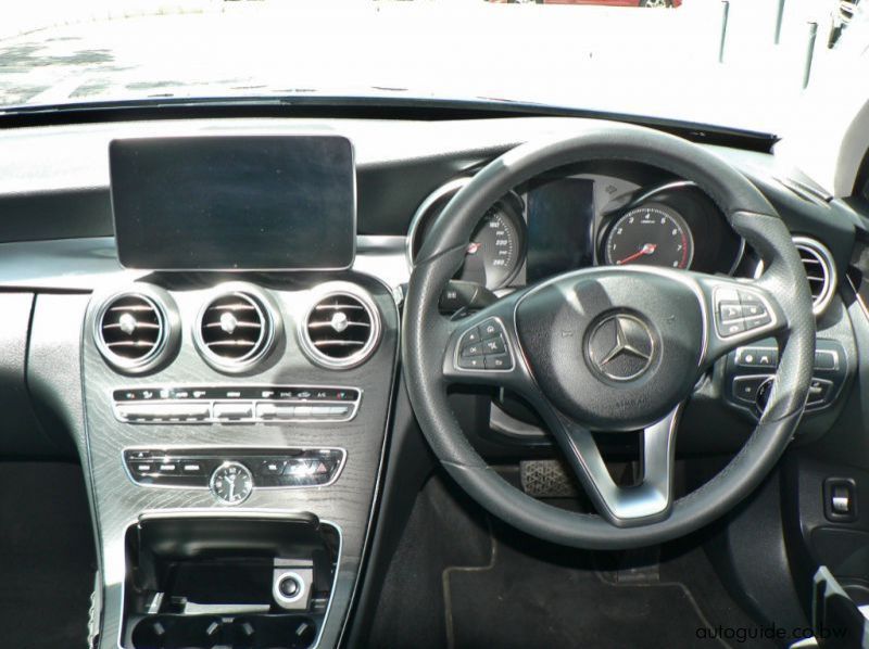 2017 Mercedes-Benz C300 pictures