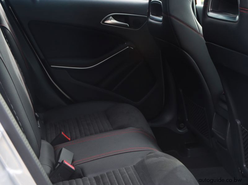 2017 Mercedes-Benz A200 pictures