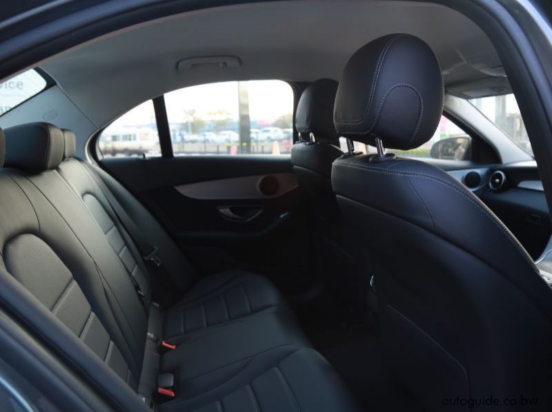 2018 Mercedes-Benz C180 pictures