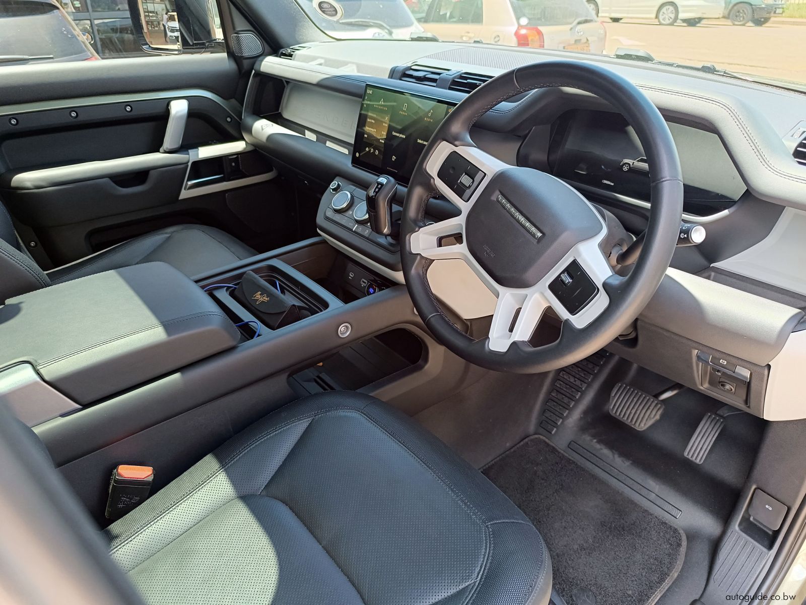 2023 Land Rover Defender D300 photo