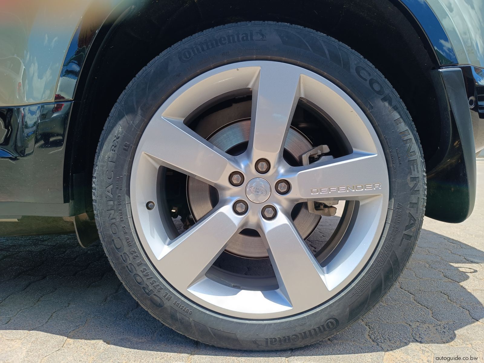 2023 Land Rover Defender D300 photo