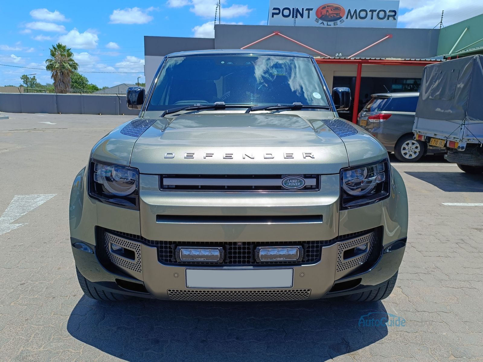 2023 Land Rover Defender D300 photo