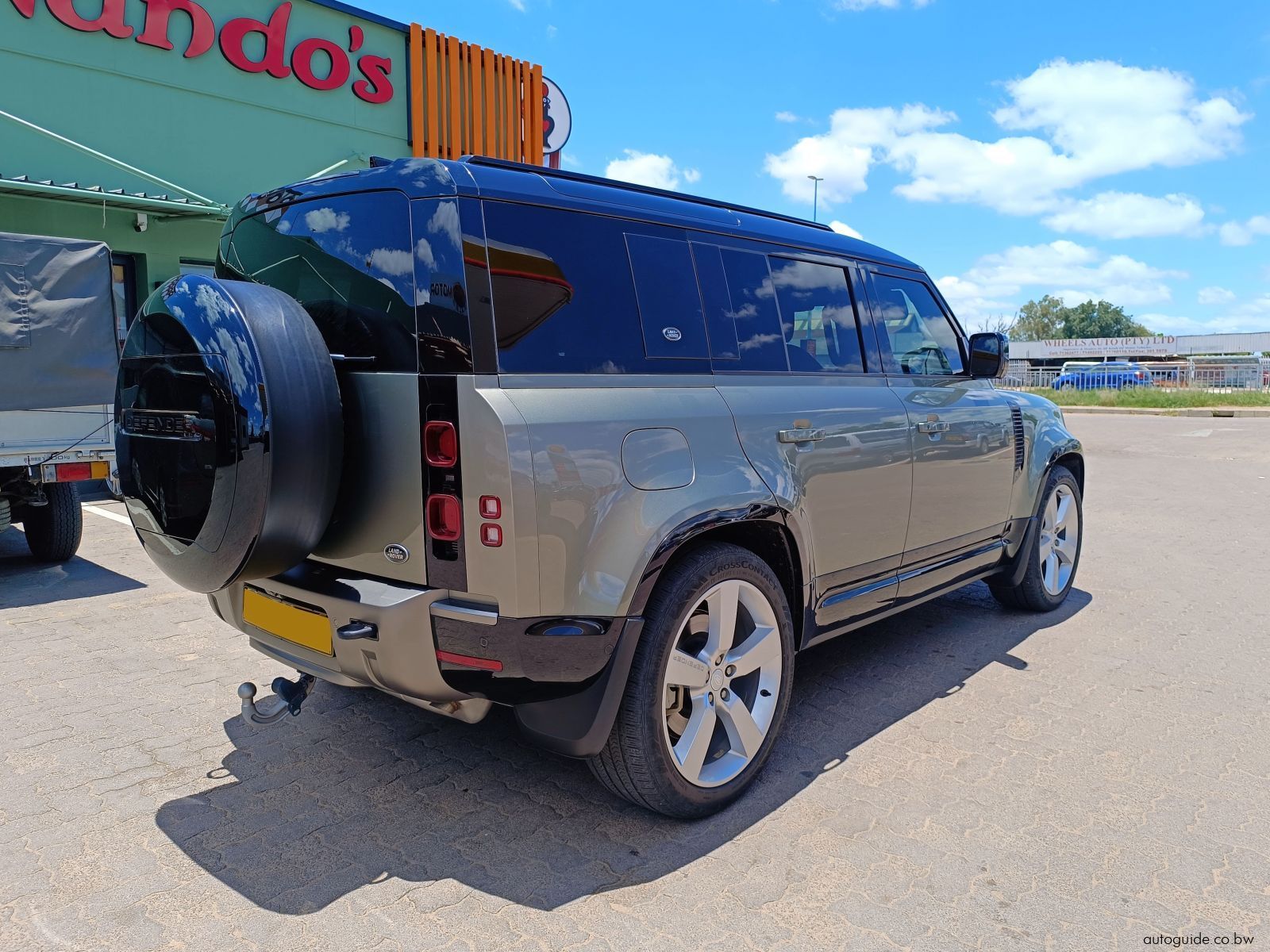 2023 Land Rover Defender D300 photo