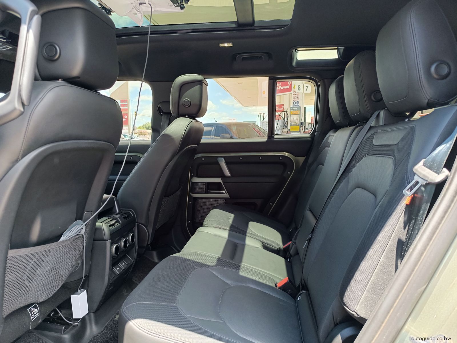 2023 Land Rover Defender D300 photo