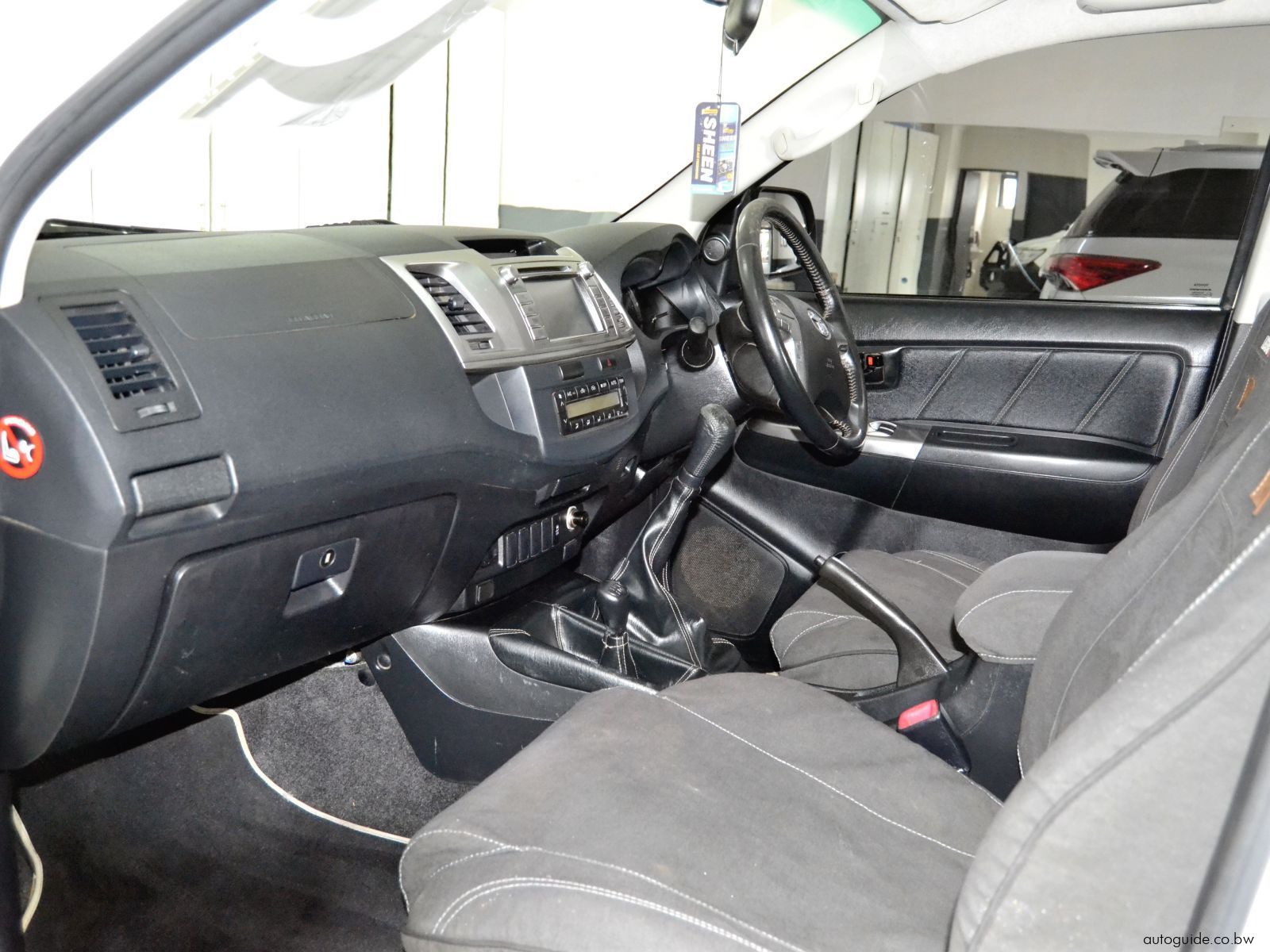 2015 Toyota Hilux Legend 45 D4D photo