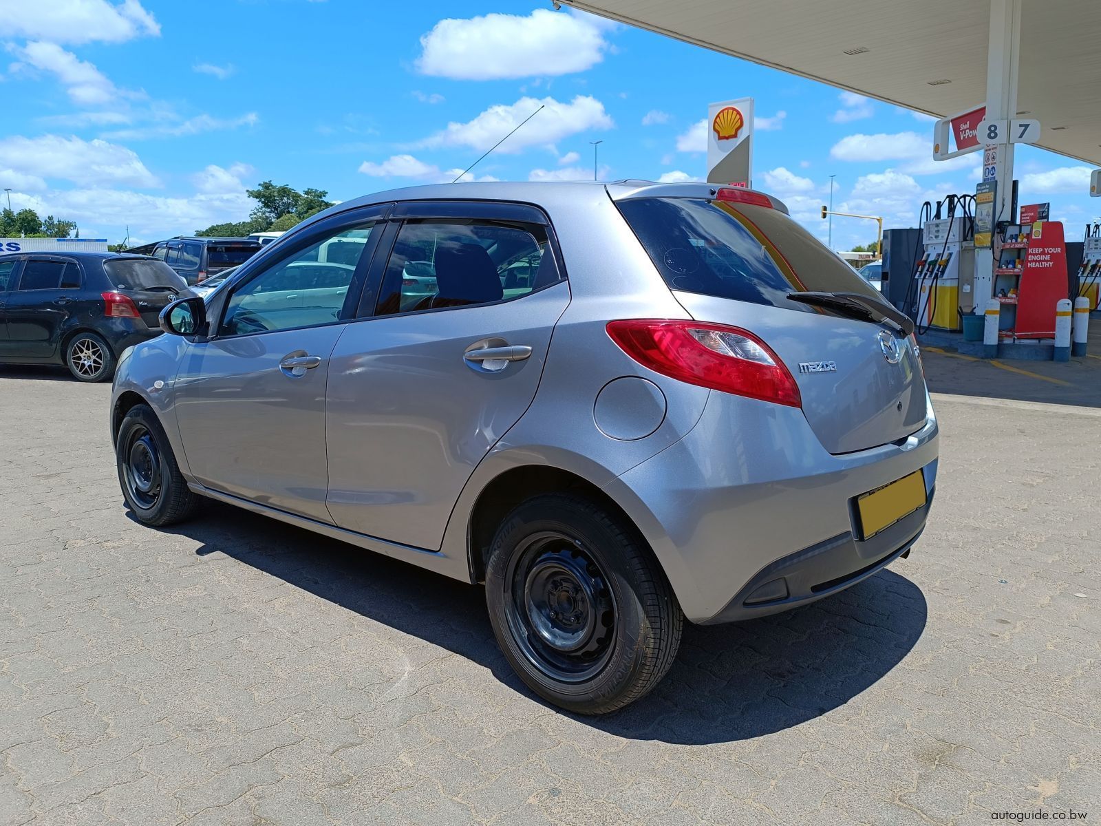 2010 Mazda Demio photo