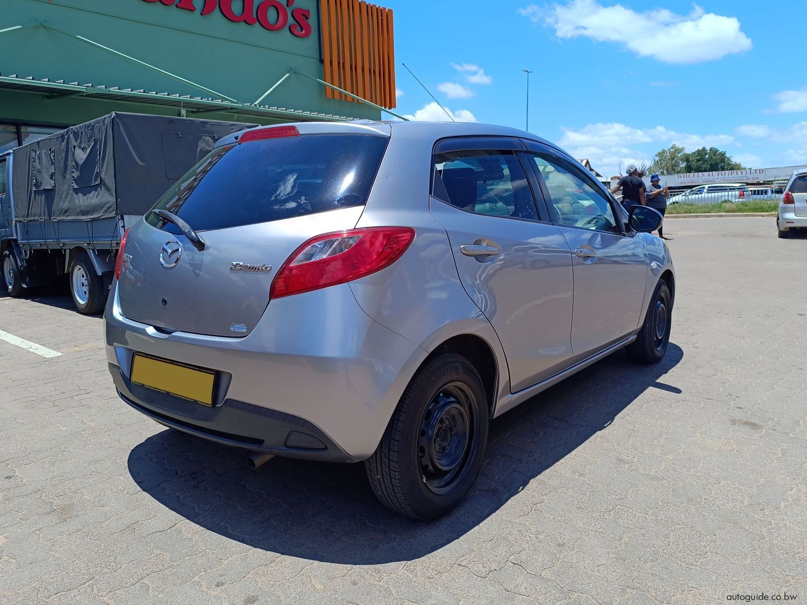 2010 Mazda Demio photo