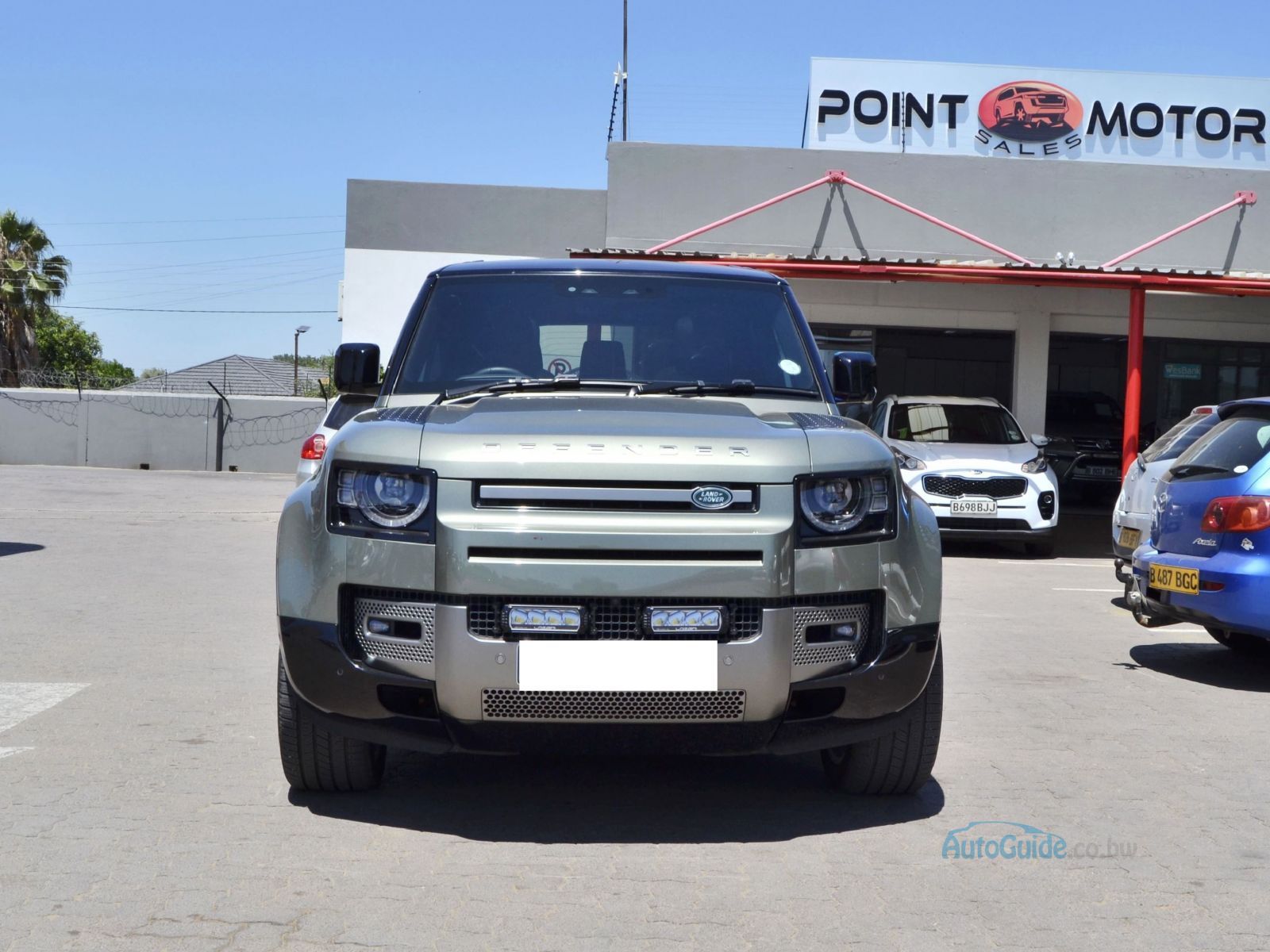 2023 Land Rover Defender D300 photo