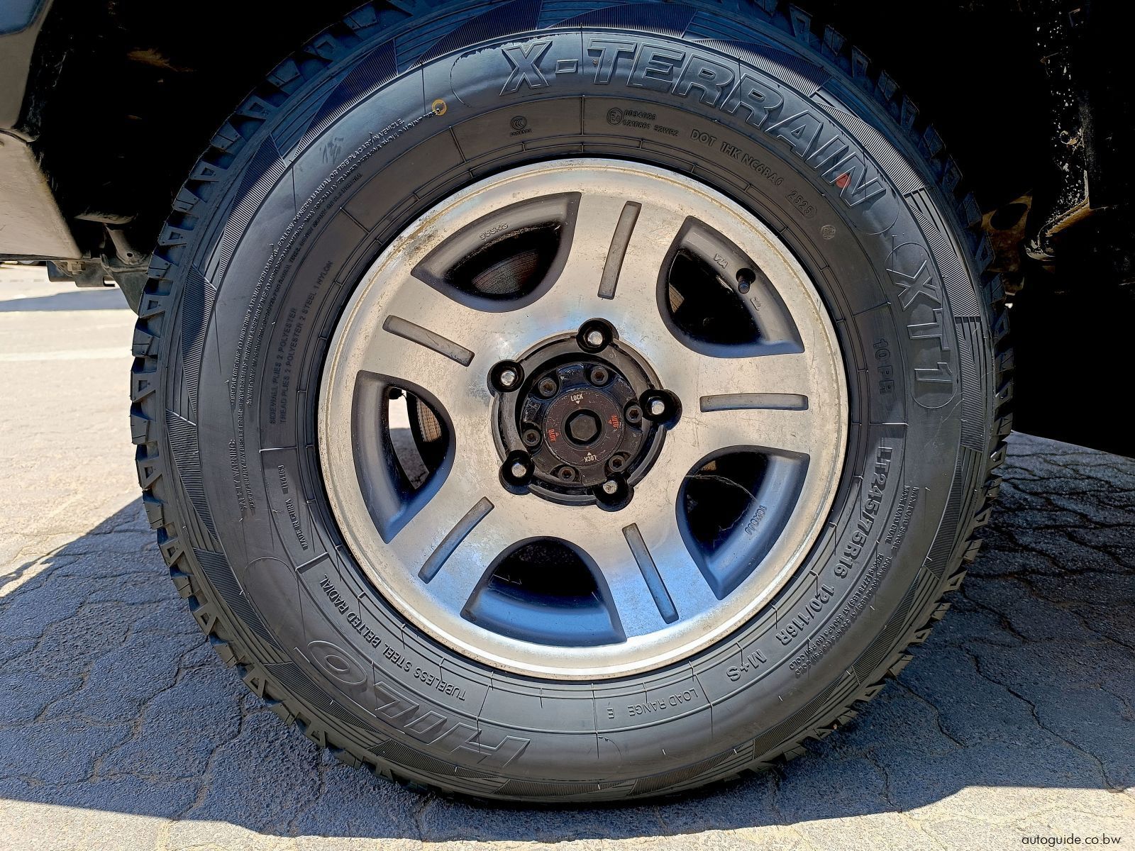 2013 Toyota Land Cruiser V6 photo