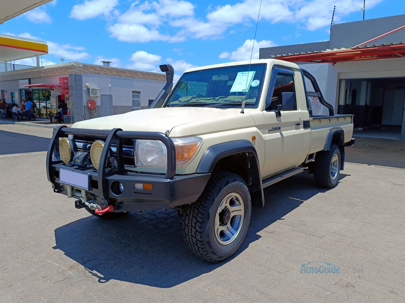 2013 Toyota Land Cruiser V6 photo