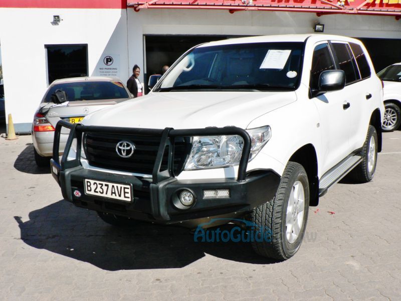 12 Toyota Land Cruiser 0 Series V8 Gx For Sale 76 000 Km Automatic Transmission Point Motor Sales