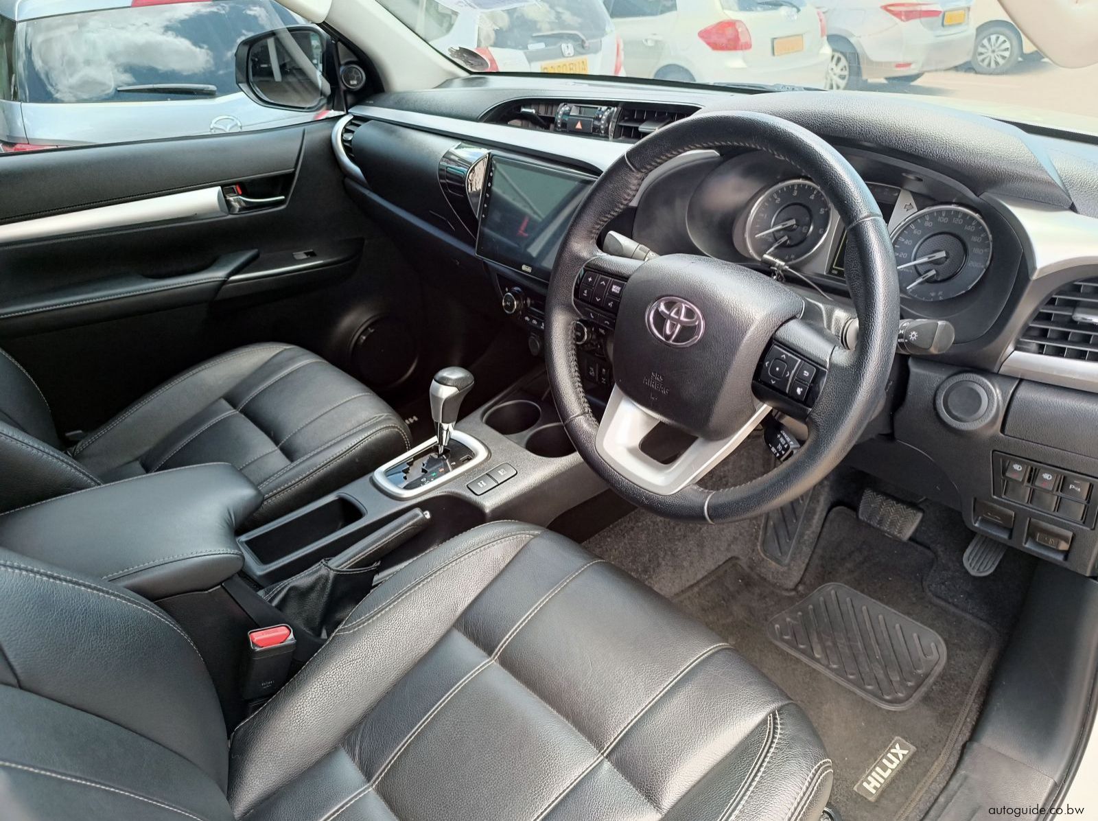 2020 Toyota Hilux 2.8 Legend 50 pictures