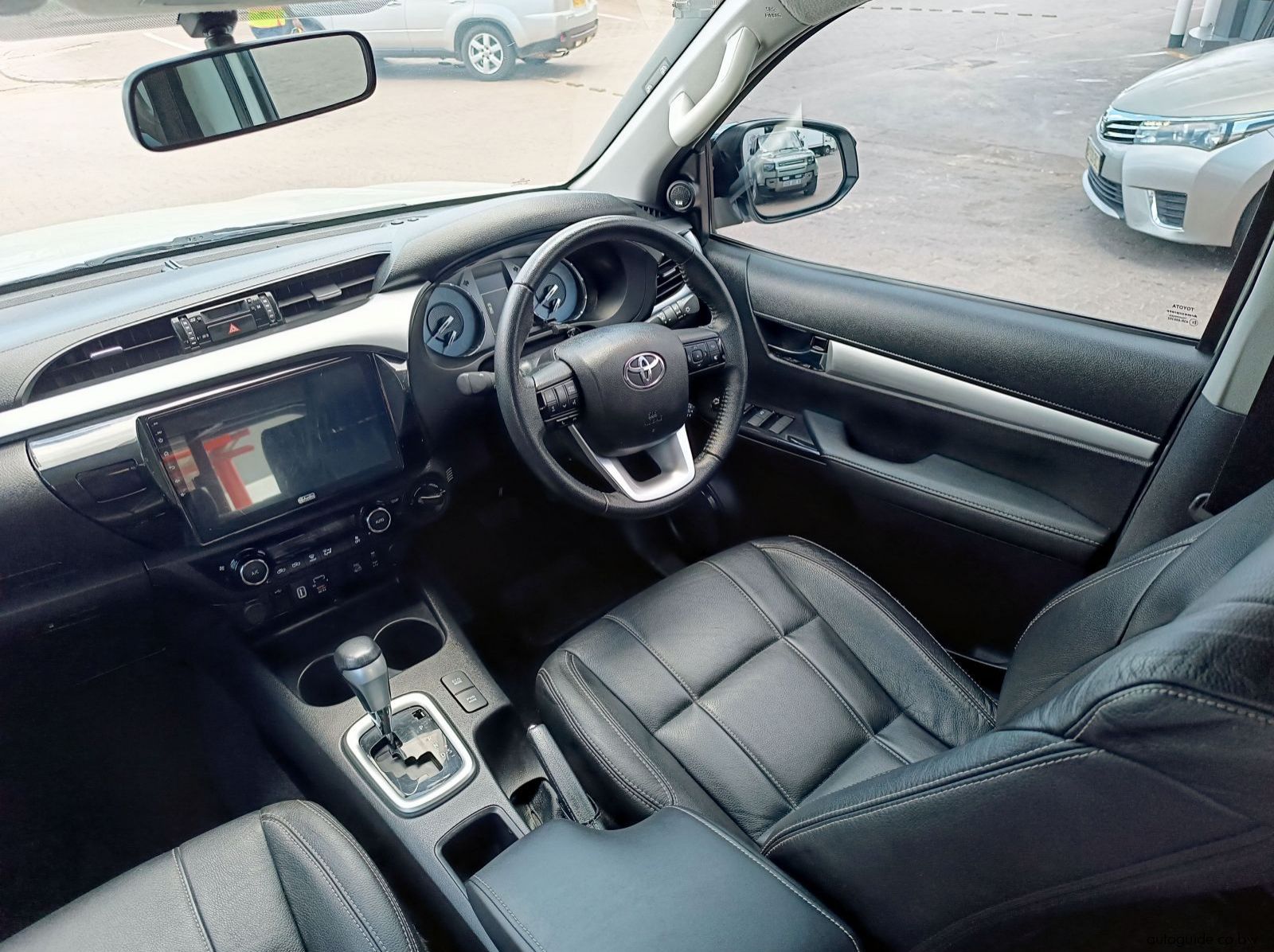 2020 Toyota Hilux 2.8 Legend 50 pictures