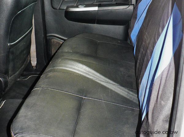 2014 Toyota Hilux D4D pictures