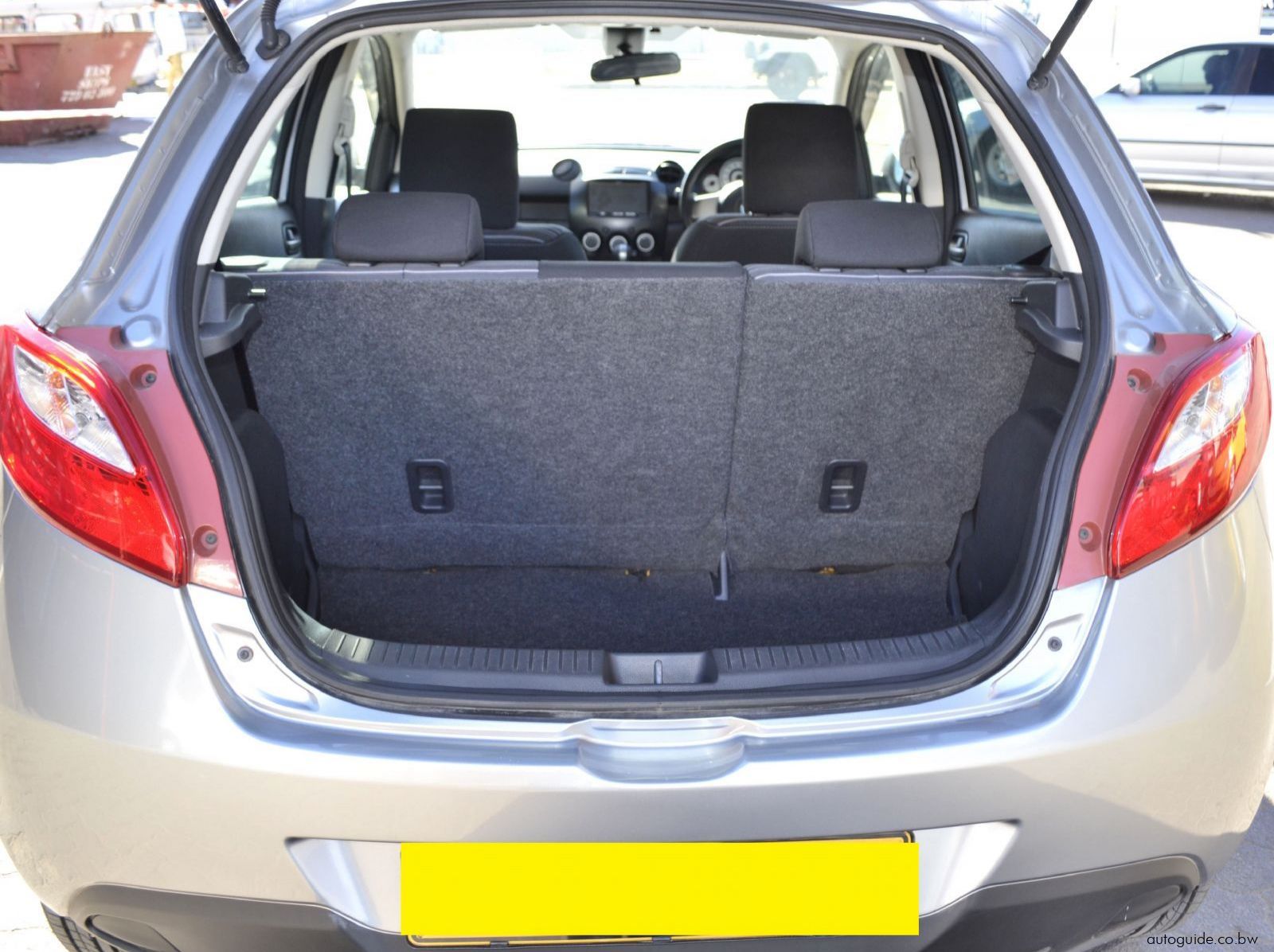 2010 Mazda Demio pictures