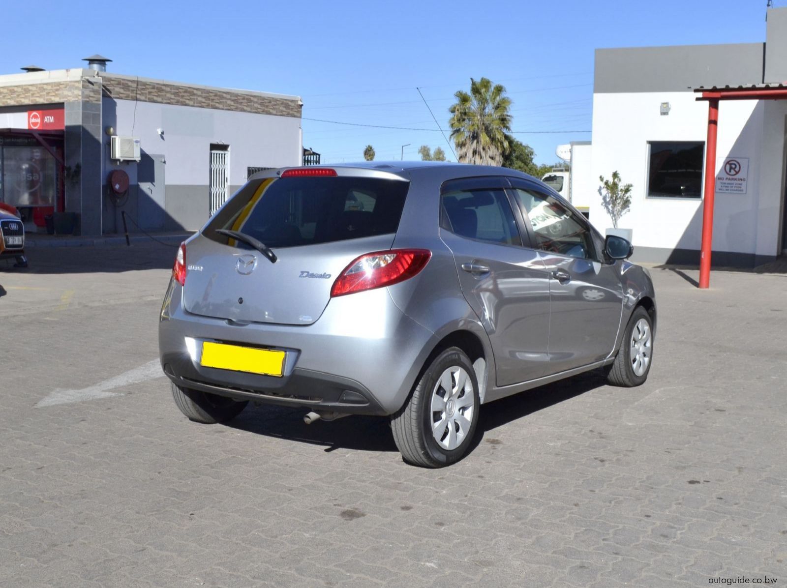 2010 Mazda Demio pictures