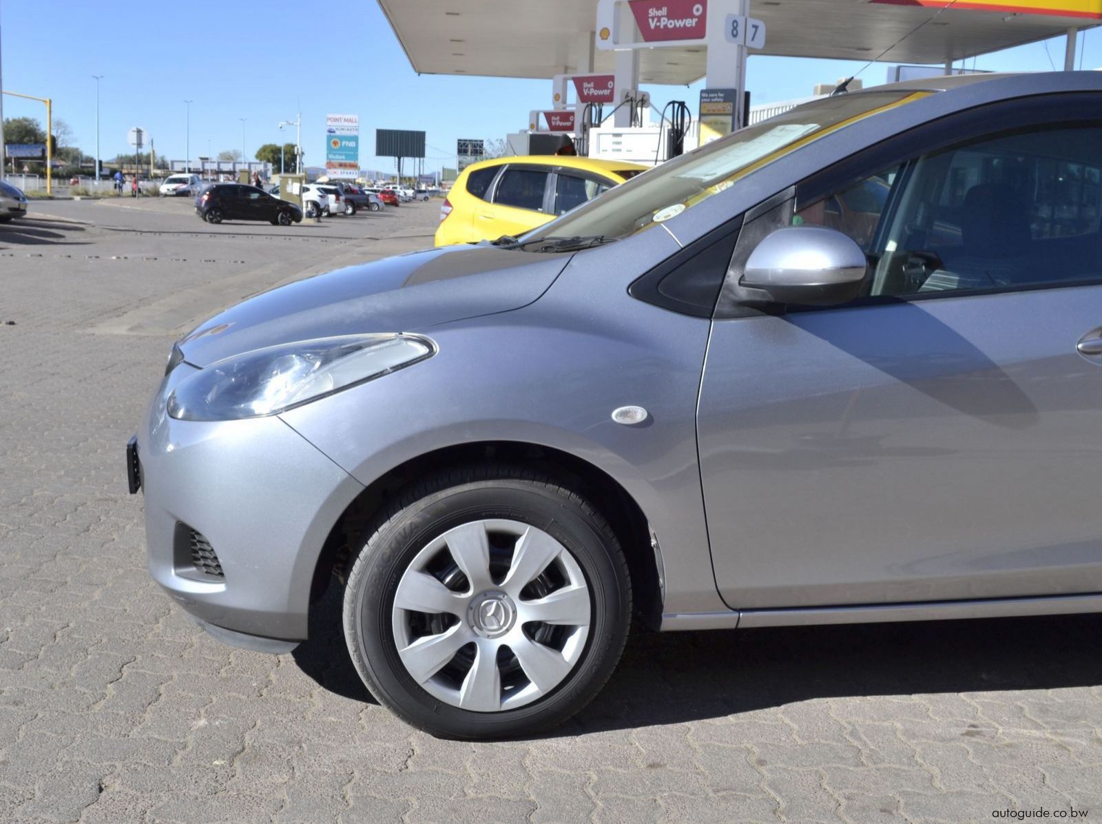 2010 Mazda Demio pictures