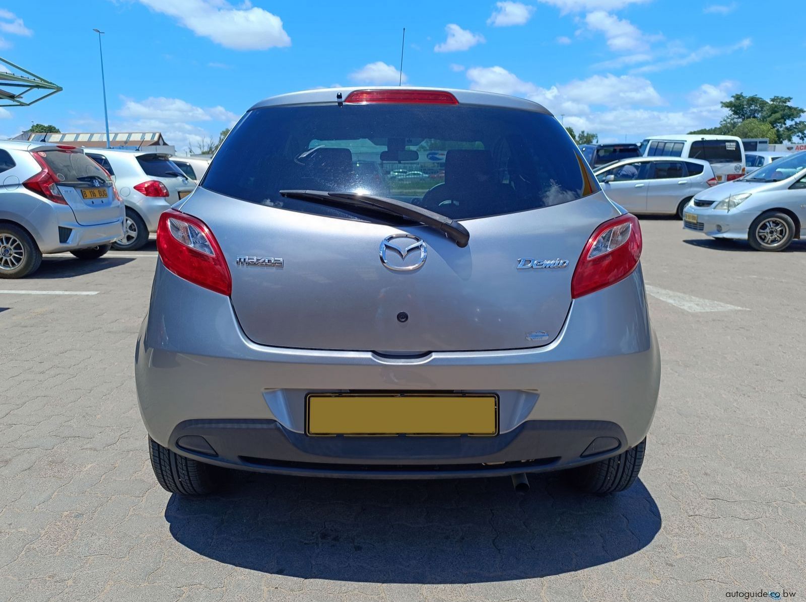 2010 Mazda Demio pictures