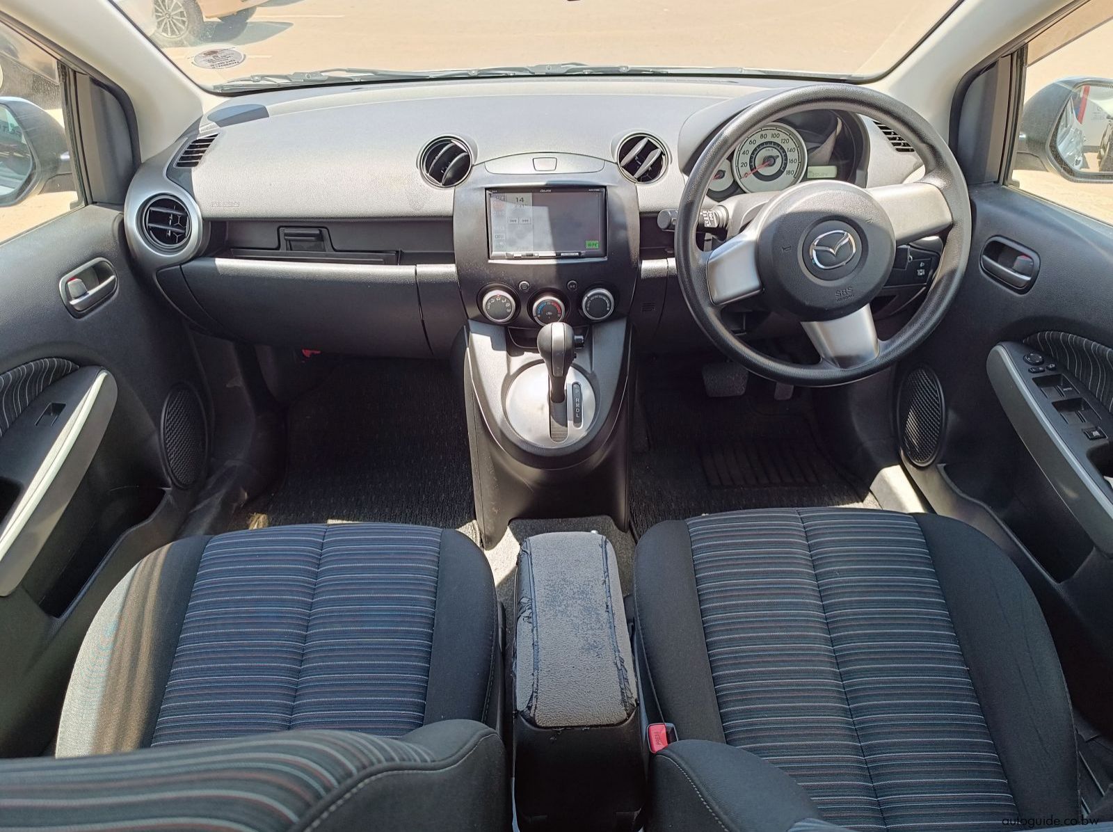 2010 Mazda Demio pictures
