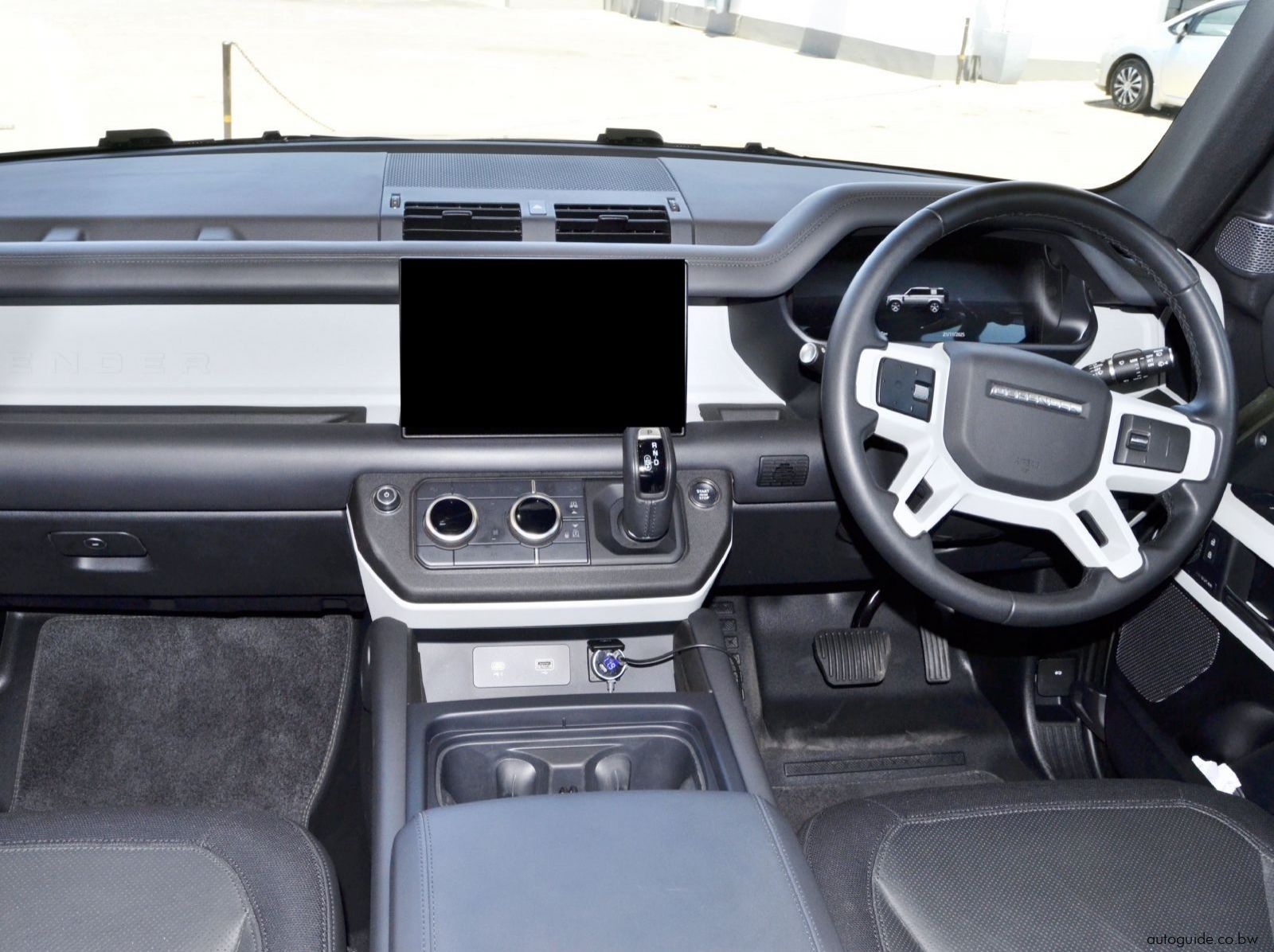 2023 Land Rover Defender D300 pictures