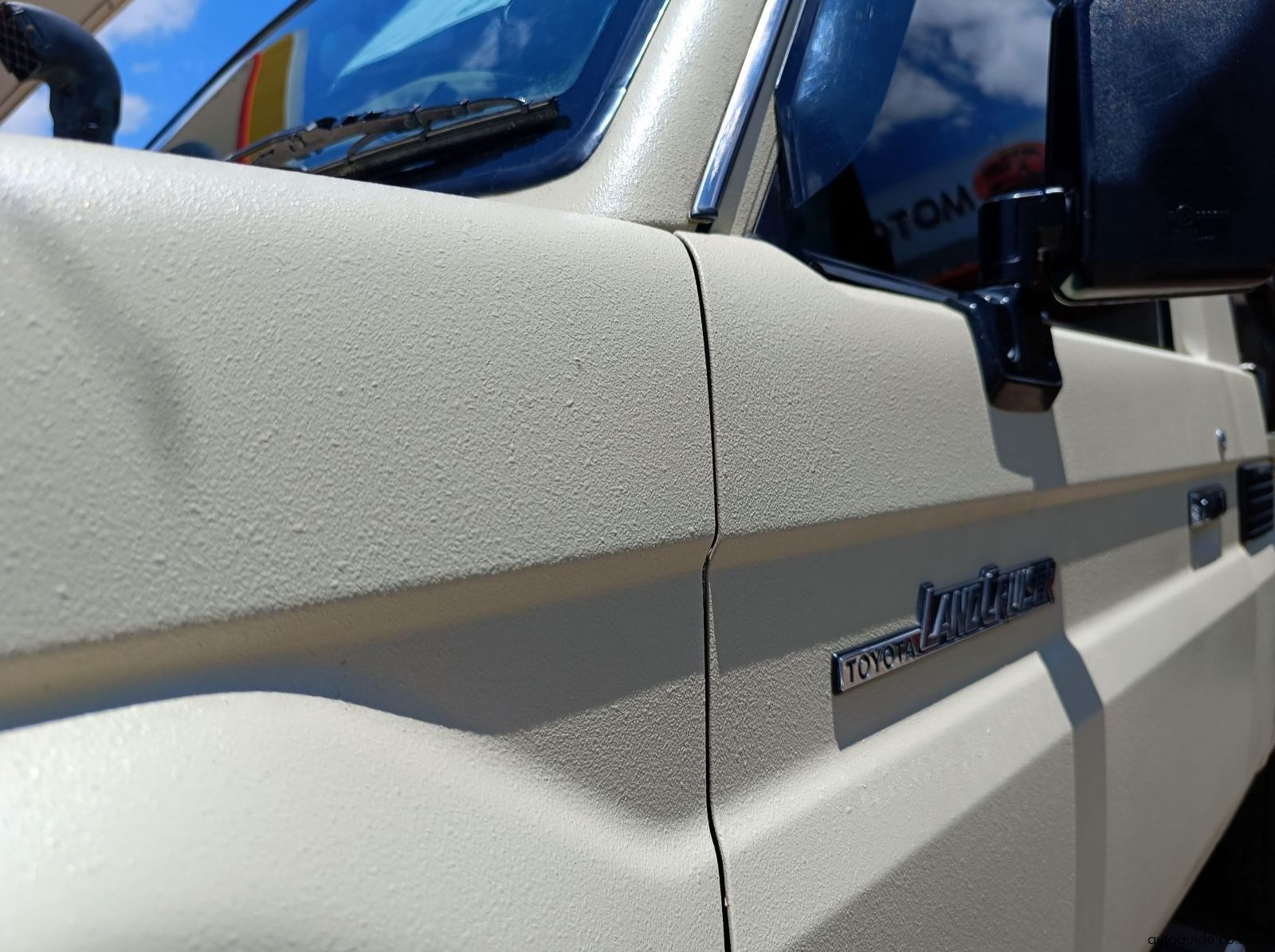 2013 Toyota Land Cruiser V6 pictures