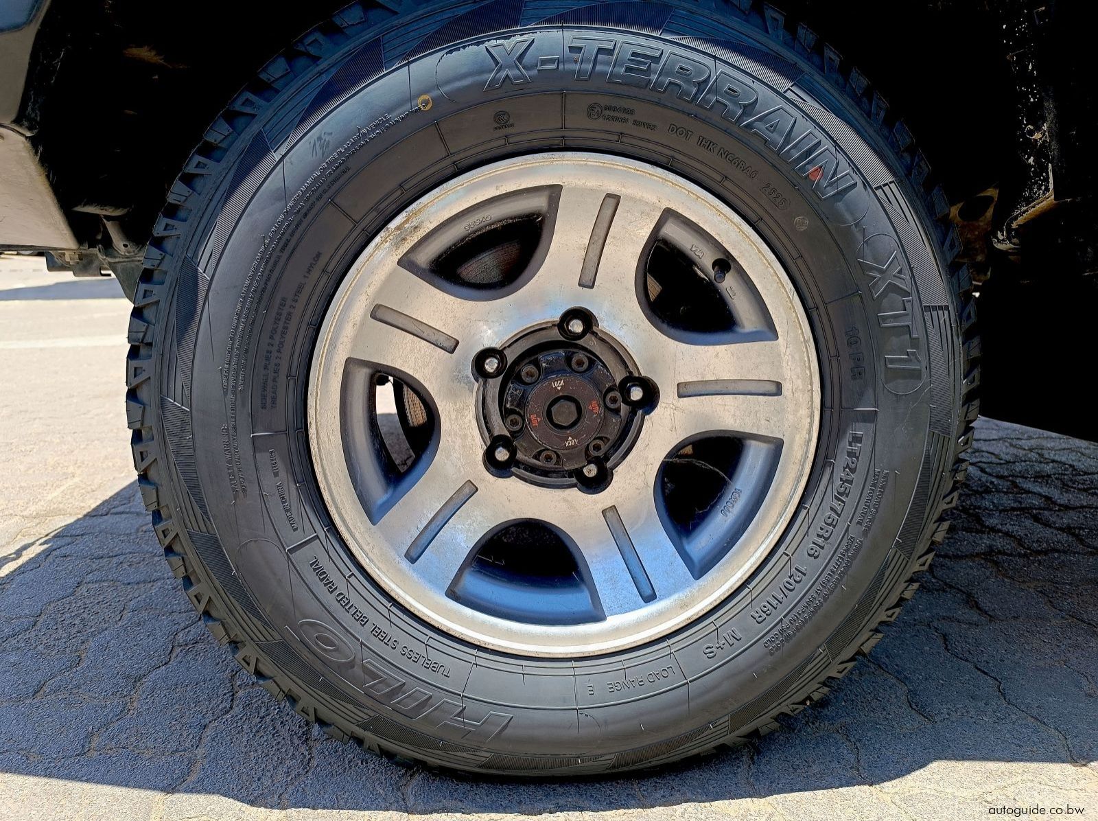 2013 Toyota Land Cruiser V6 pictures