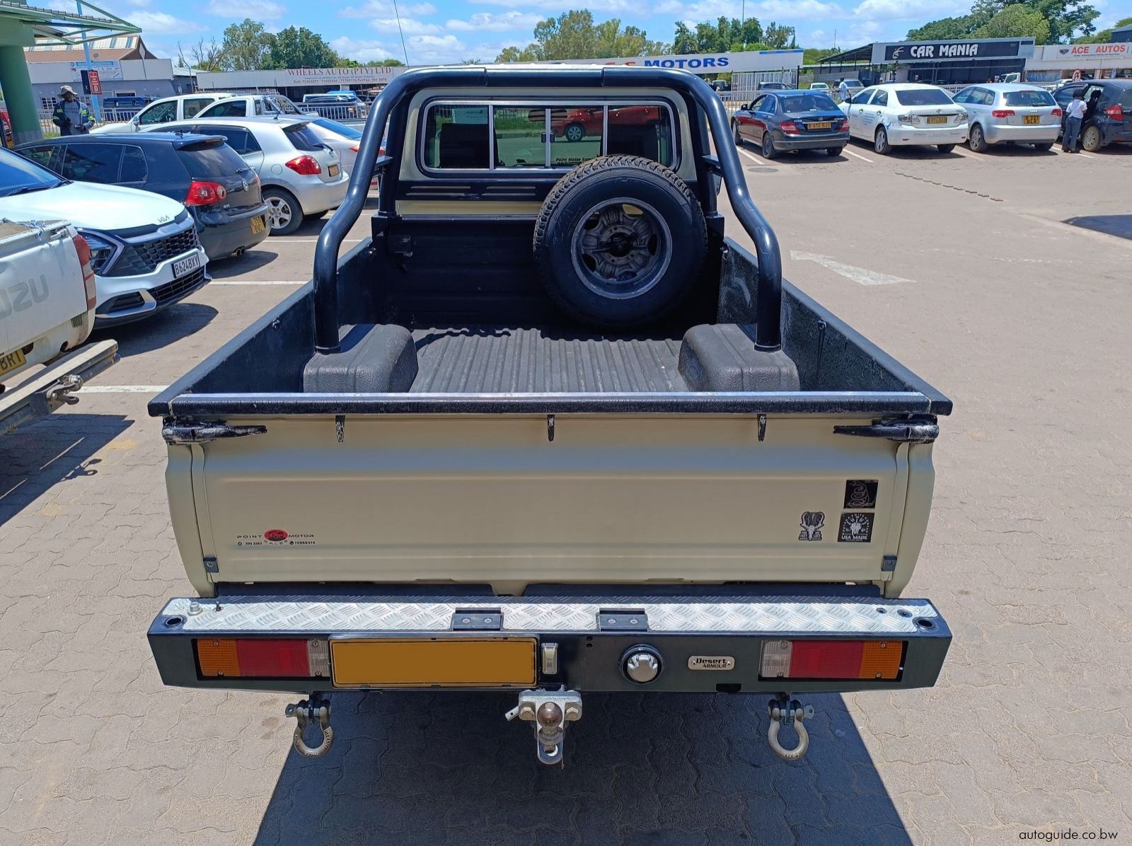 2013 Toyota Land Cruiser V6 pictures