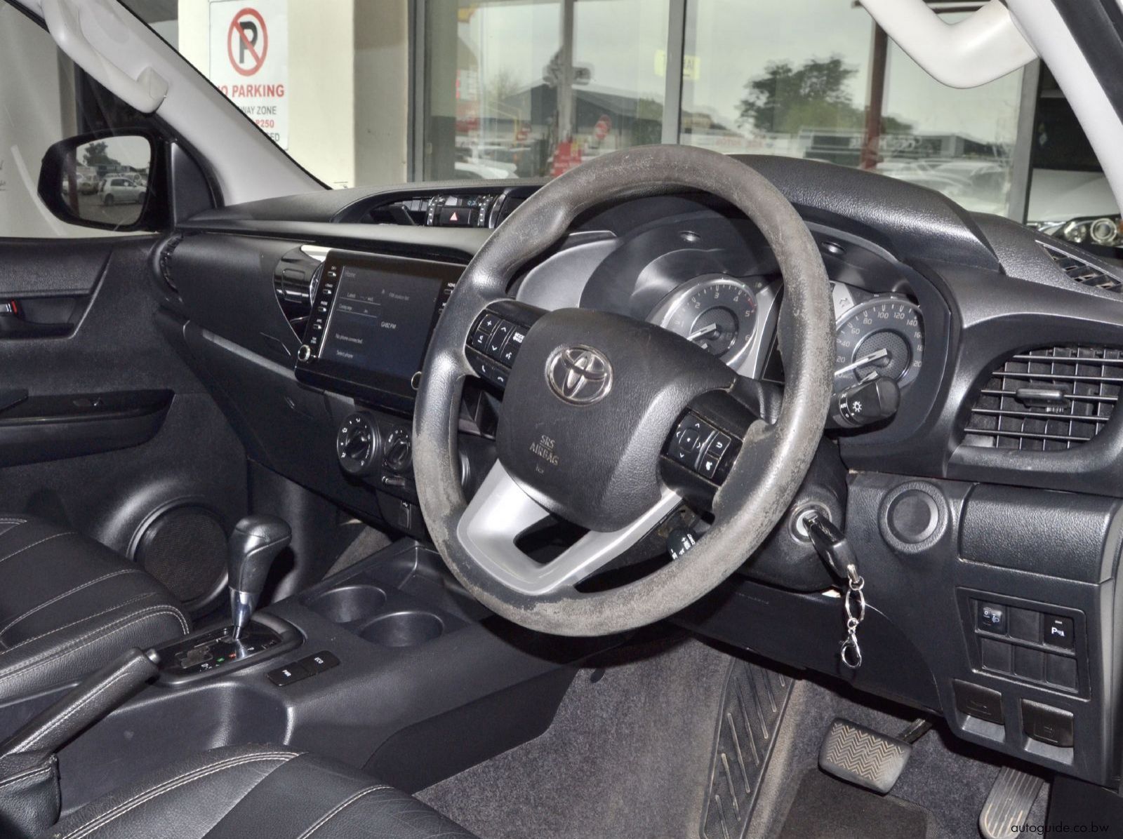 2022 Toyota Hilux GD6 pictures