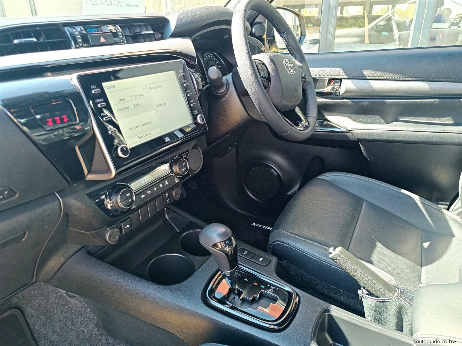 2024 Toyota Hilux Legend 2.8 GD-6 photo