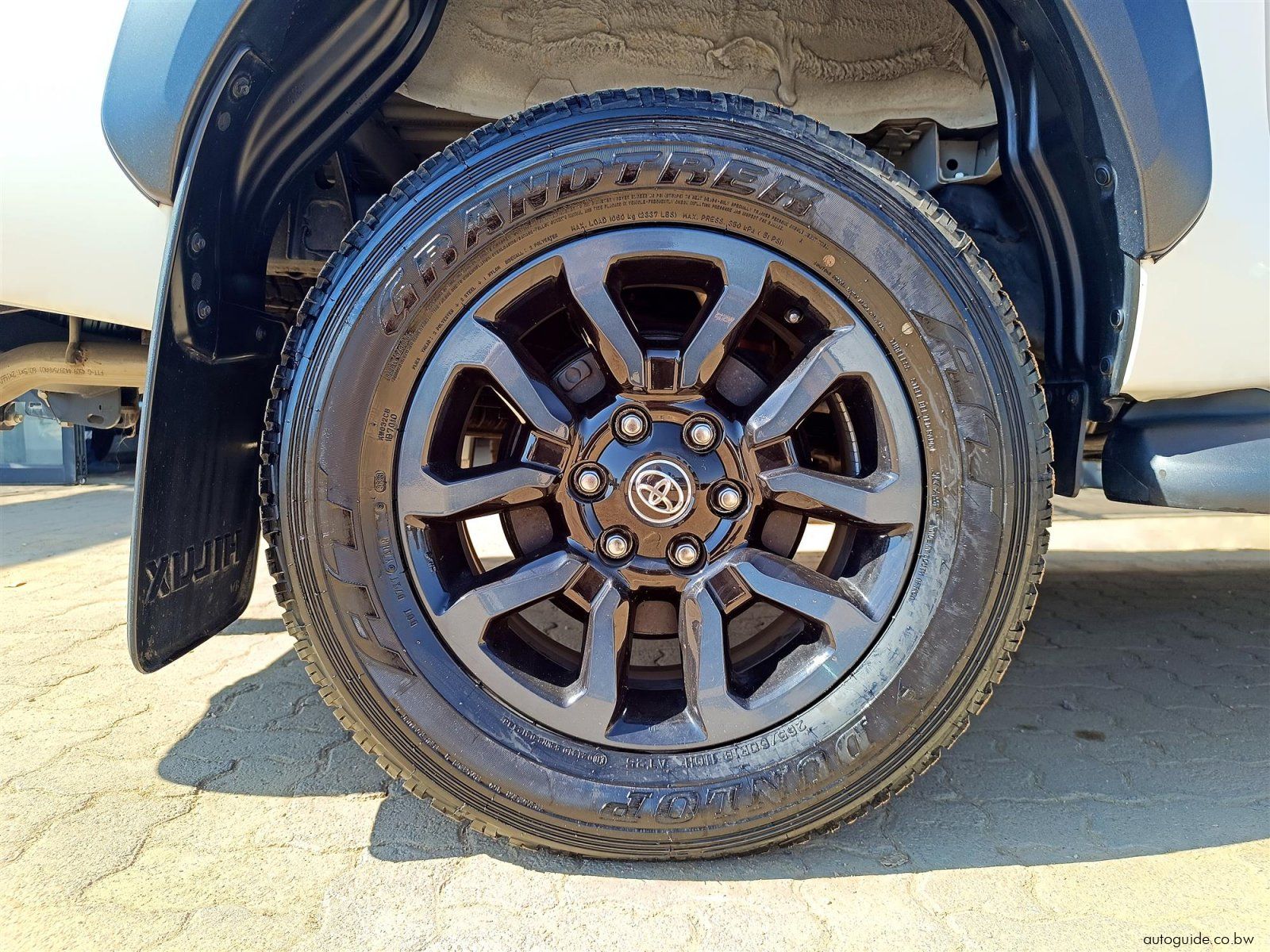 2024 Toyota Hilux Legend 2.8 GD-6 photo