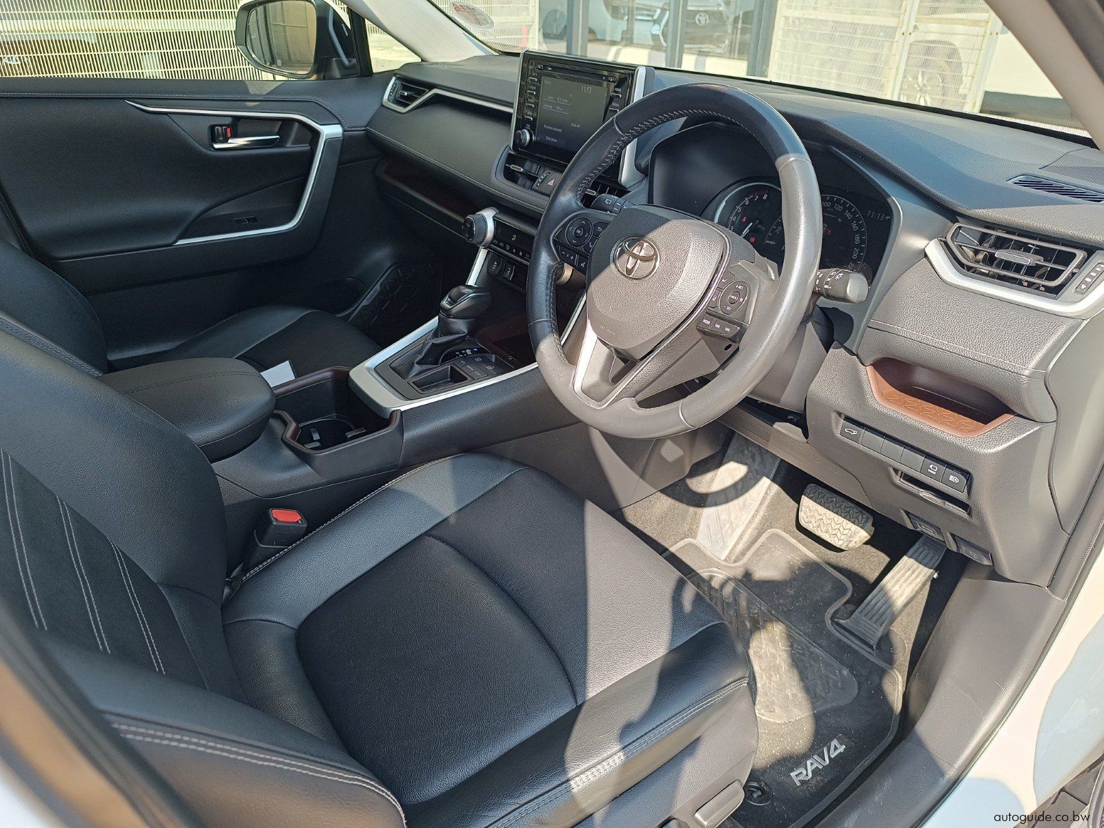 2022 Toyota Rav 4 VX photo