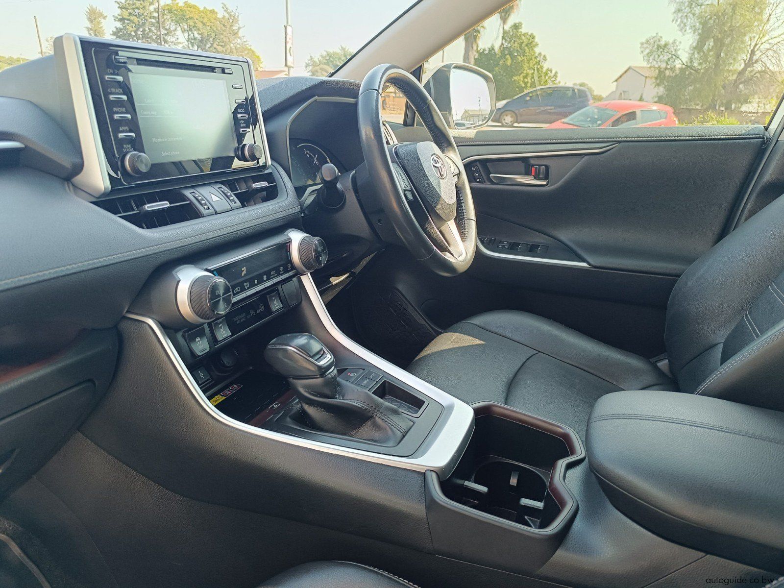 2022 Toyota Rav 4 VX photo
