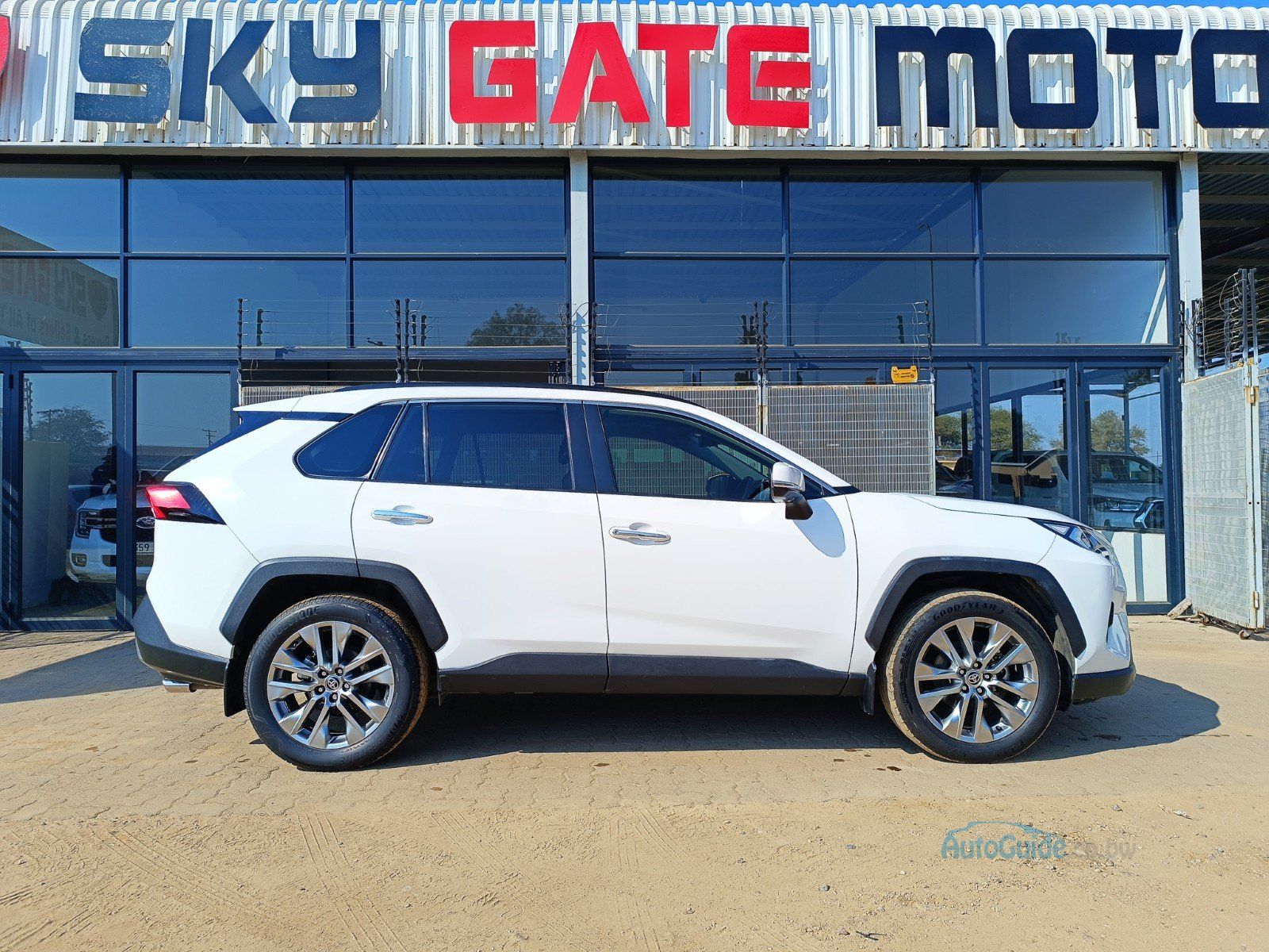2022 Toyota Rav 4 VX photo
