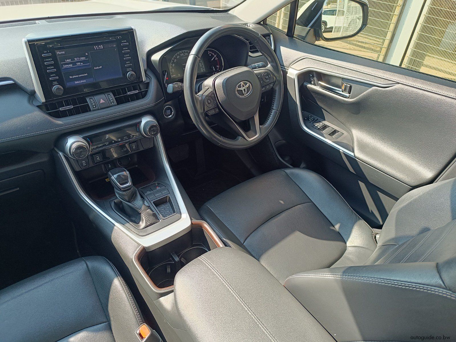 2022 Toyota Rav 4 VX photo