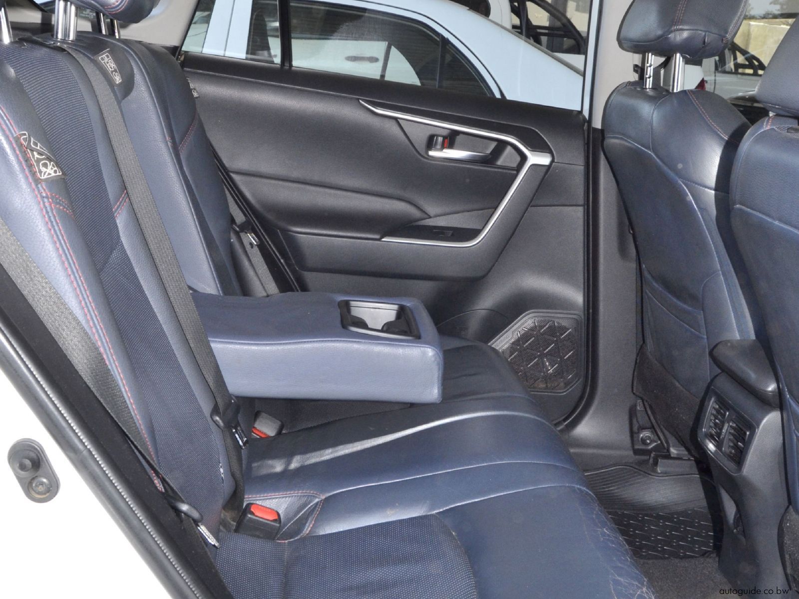 2019 Toyota Rav4 photo