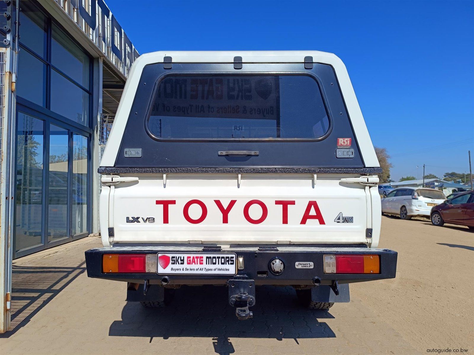 2019 Toyota Land Cruiser 4.5 LX V8 photo