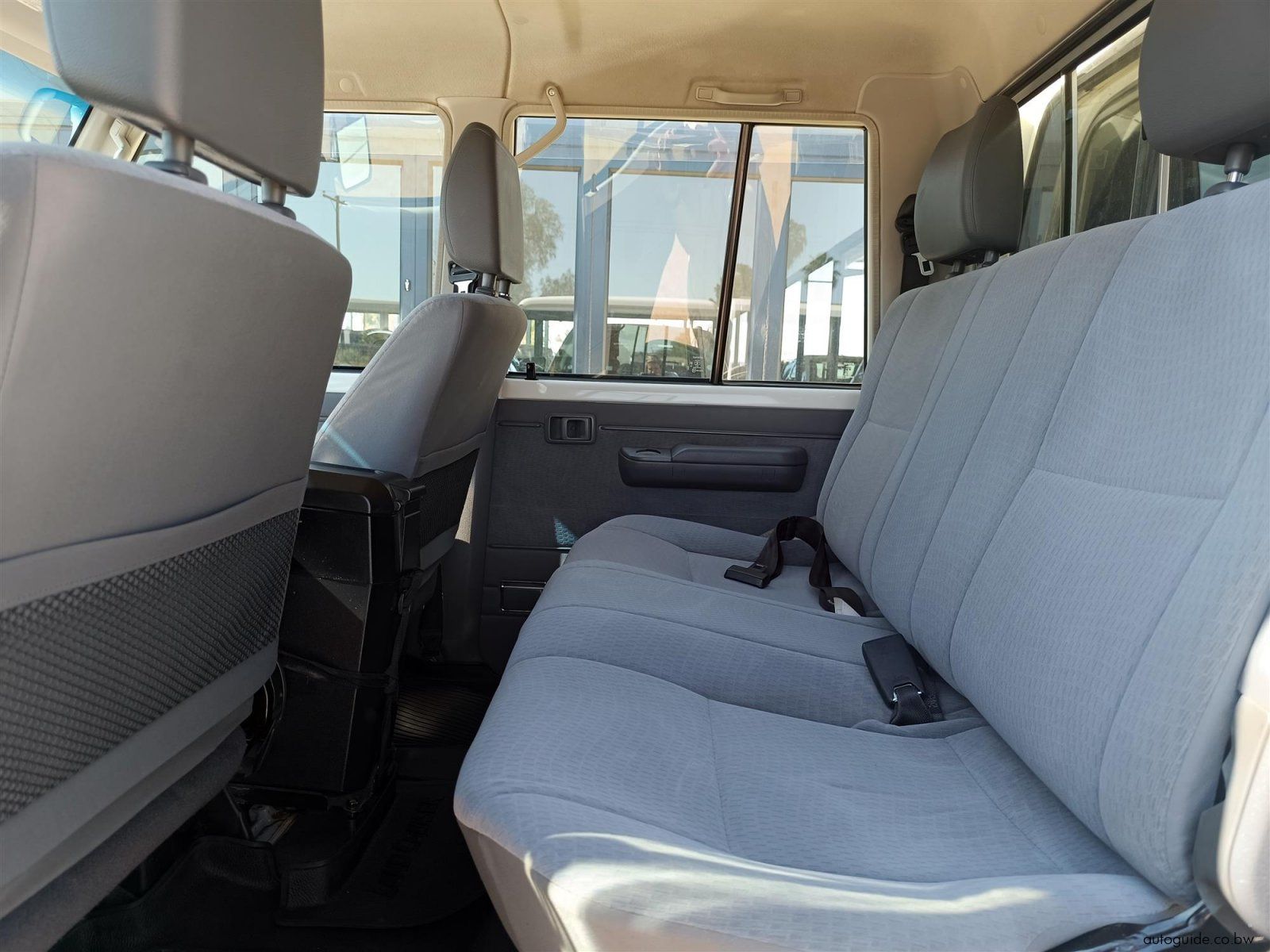 2019 Toyota Land Cruiser 4.5 LX V8 photo