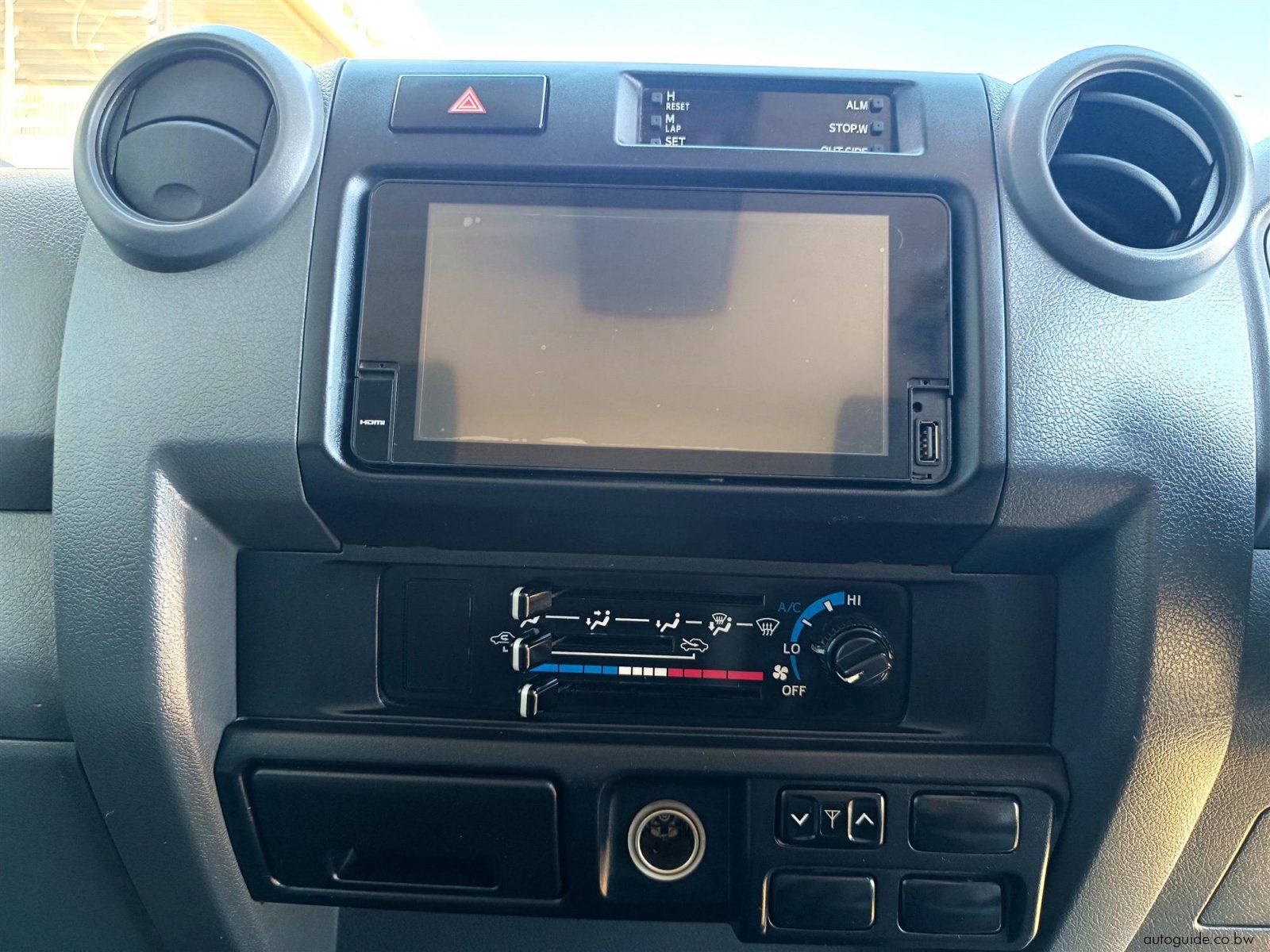 2019 Toyota Land Cruiser 4.5 LX V8 photo