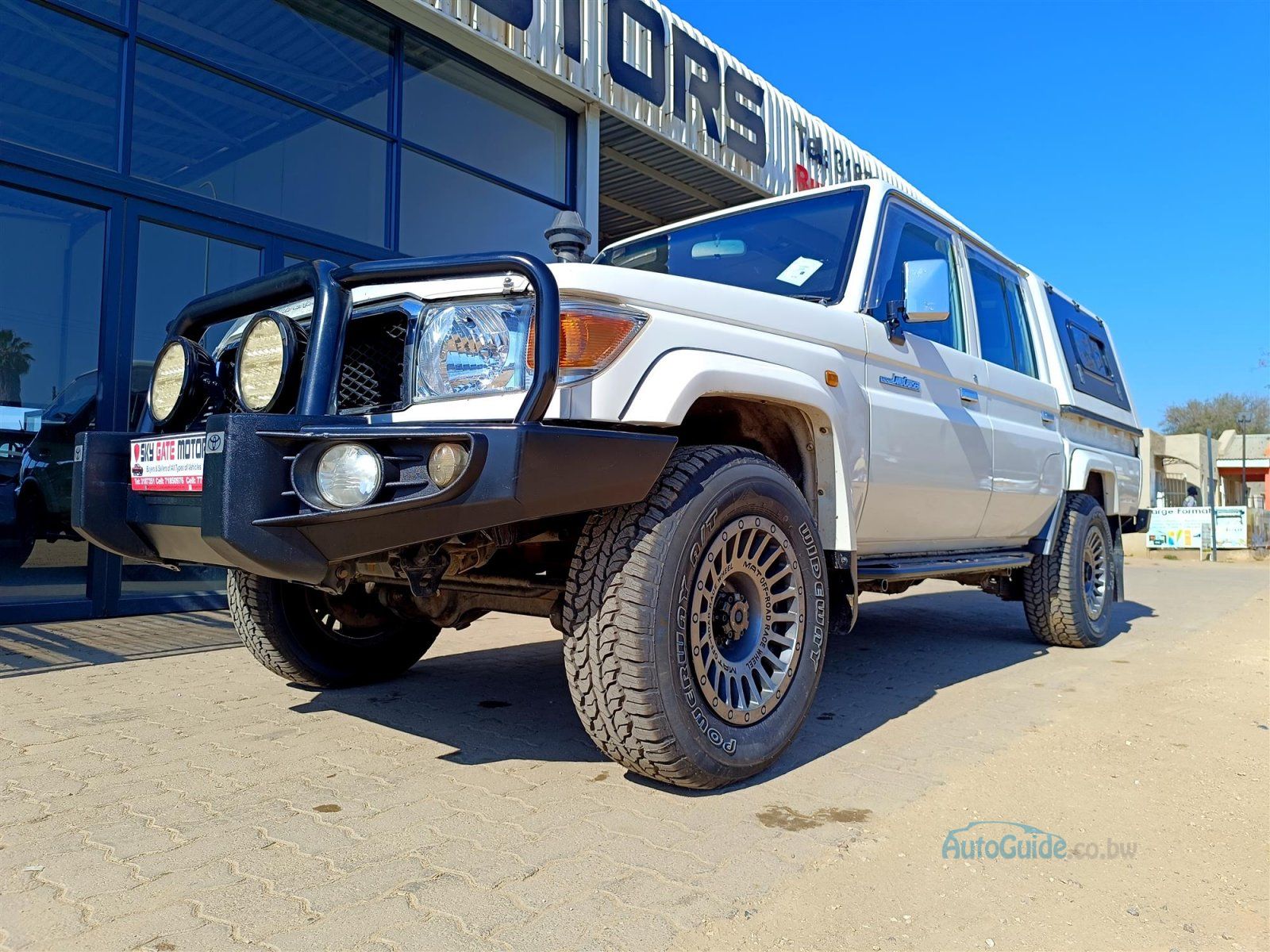 2019 Toyota Land Cruiser 4.5 LX V8 photo
