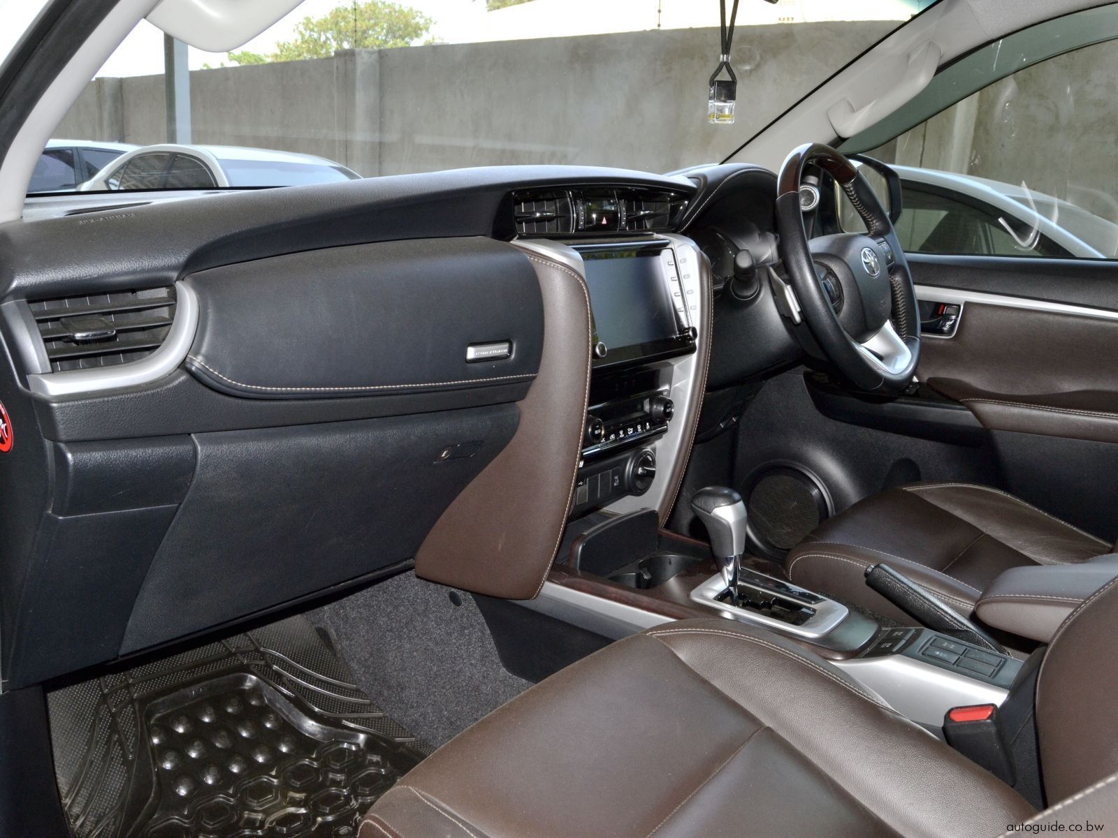 2020 Toyota Fortuner GD6 photo