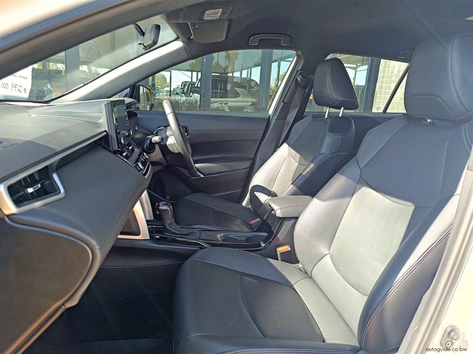 2022 Toyota Corolla Cross XS 1.8L A/T photo