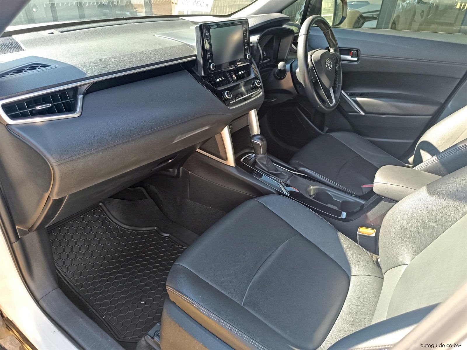 2022 Toyota Corolla Cross XS 1.8L A/T photo
