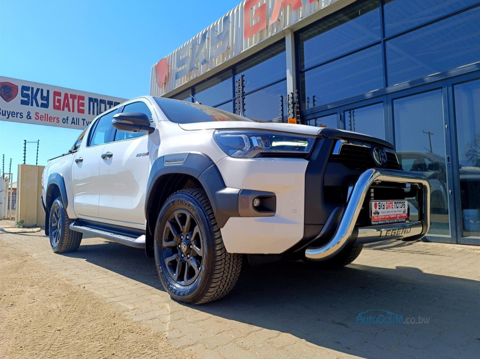 2024 Toyota Hilux Legend 2.8 GD-6 pictures