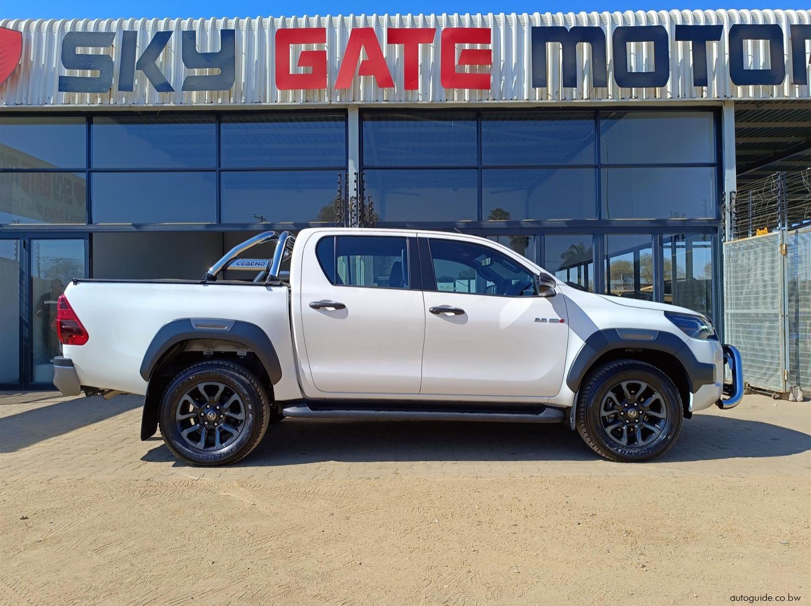 2024 Toyota Hilux Legend 2.8 GD-6 pictures