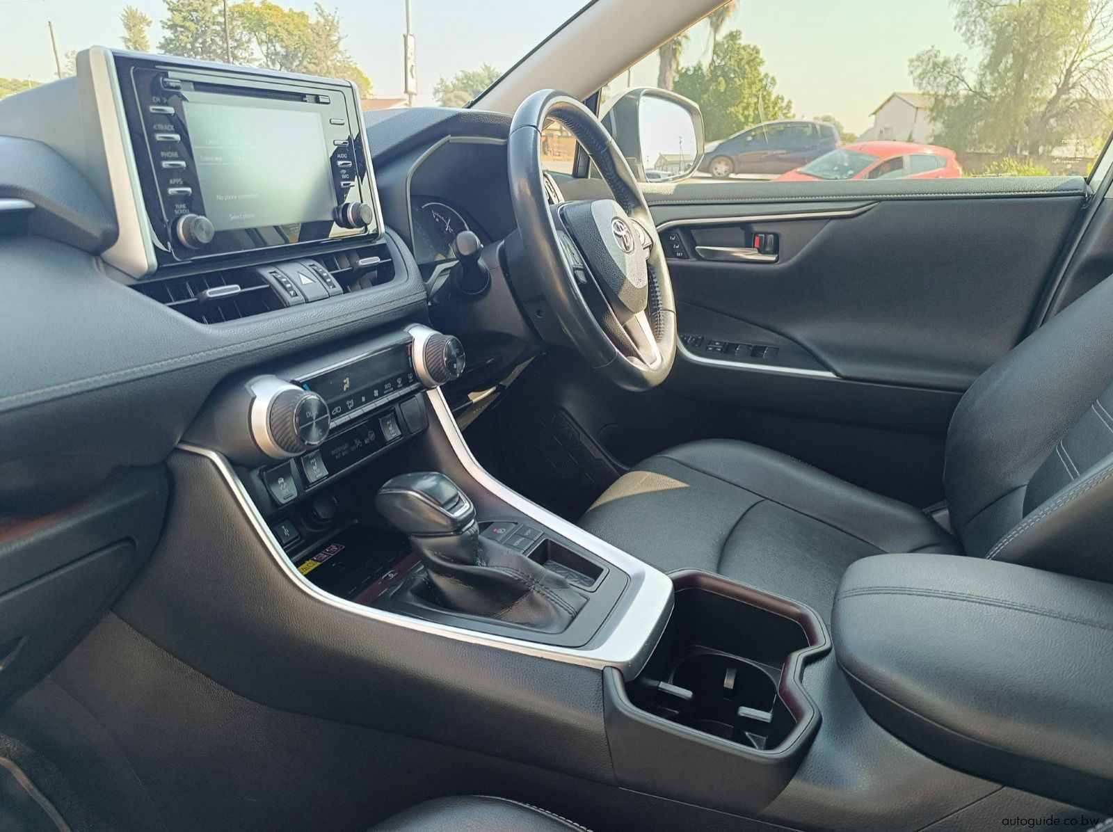 2022 Toyota Rav 4 VX pictures