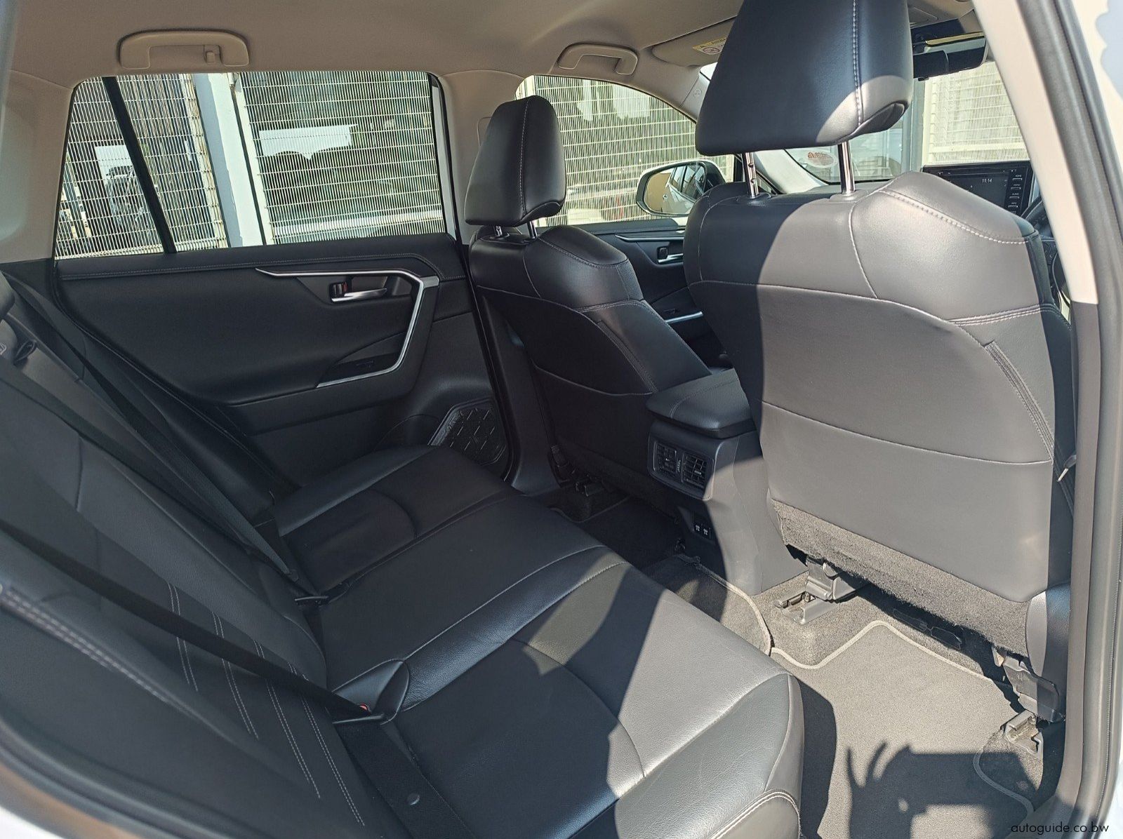 2022 Toyota Rav 4 VX pictures