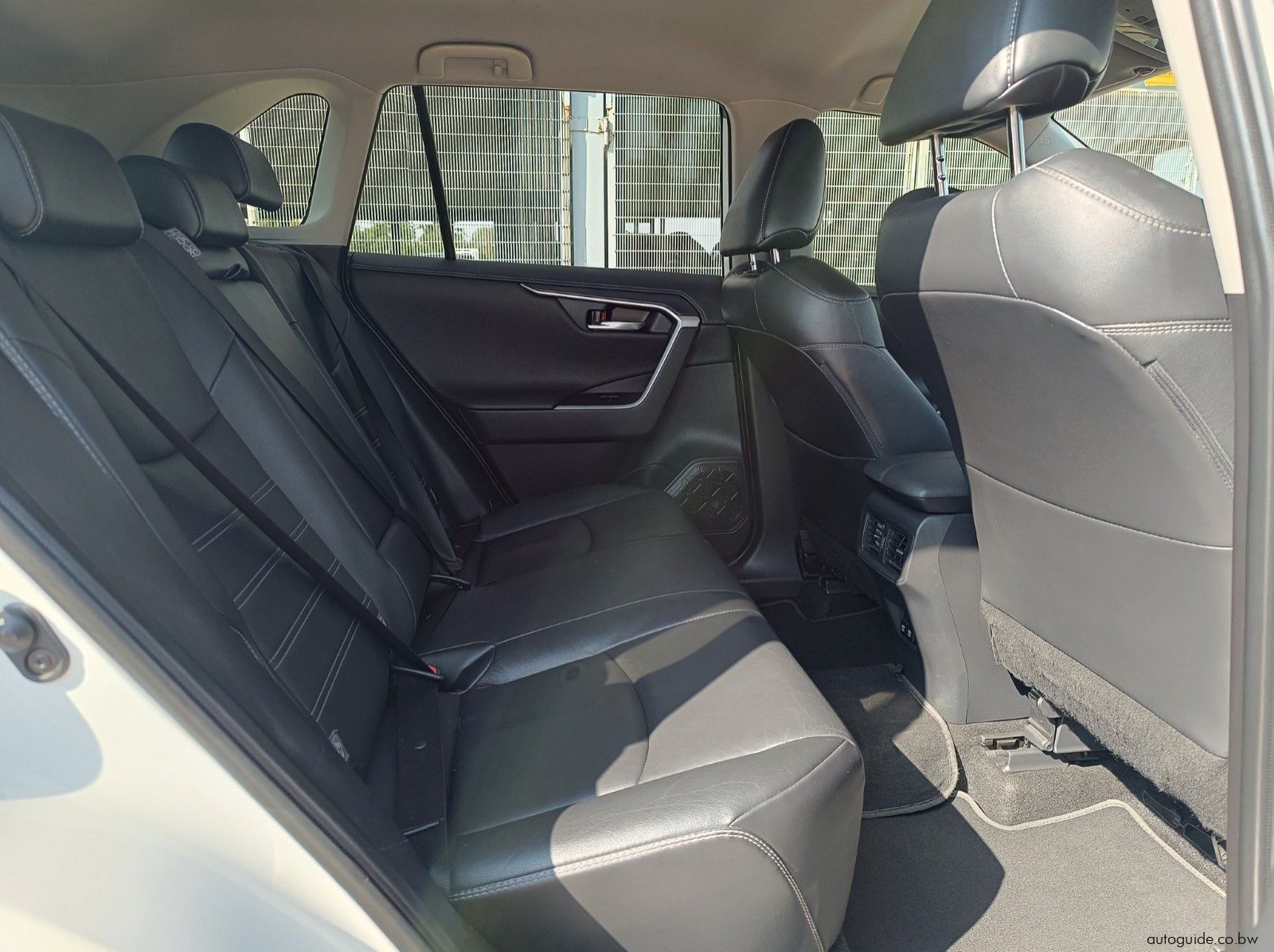2022 Toyota Rav 4 VX pictures