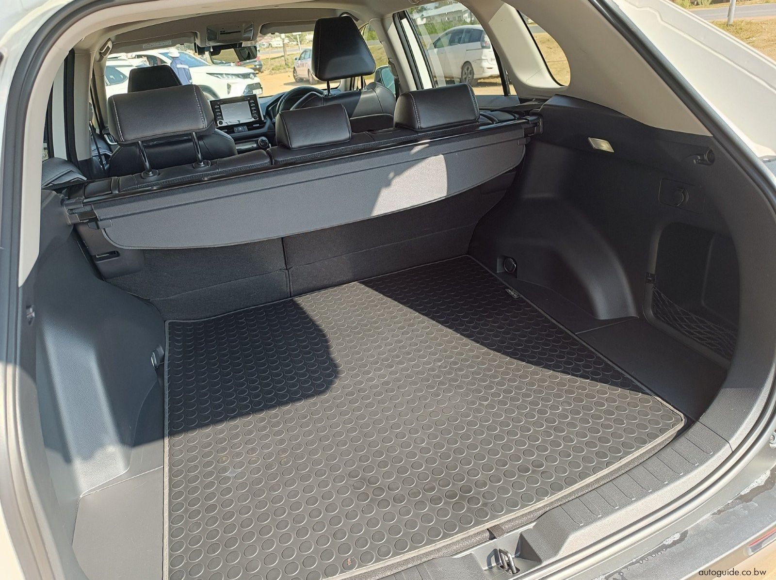 2022 Toyota Rav 4 VX pictures